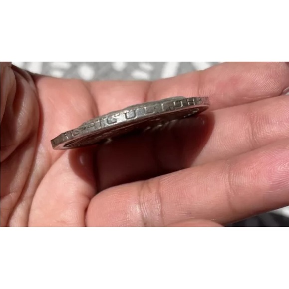 720 Silver Vintage 1952 Mexican War Hero Hidalgo 5 Peso Coin Virgin Mary Pendant - Picture 3 of 4